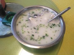 -雪湖煜辰鱼头老店(雪野湖店)