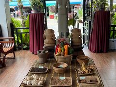 -Neary Khmer Restaurant