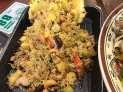 西班牙菠萝海鲜炒饭-唯语西餐厅(坦洲店)