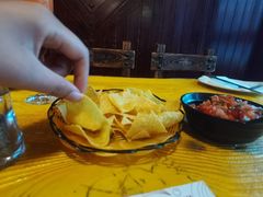 nachos-Pistolera Mexican Cantina女枪手墨西哥餐厅(碧云路店)