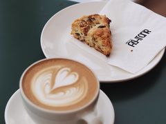 紫米核桃蔓越莓红枣司康-fishtank鱼缸咖啡(三山街店)