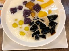 椰子芋圆龟苓膏-许留山(梳士巴利道店)