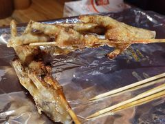 烤鸡爪-路边摊小炉子烧烤