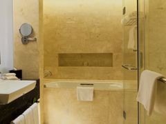 卫生间_假日高级套房-天津水游城丽筠酒店