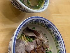 -钢阳酸菜红烧牛肉面(季乐路店)