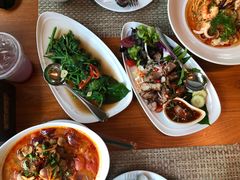 -Chom Cafe and Restaurant