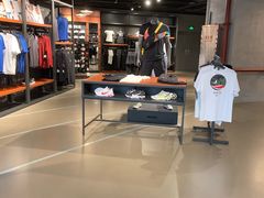 -耐克(恒隆广场店)