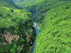 -马岭河峡谷风景区