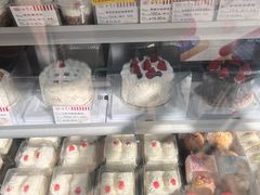 -红宝石·鲜奶小方·海派西点房(南丹店)