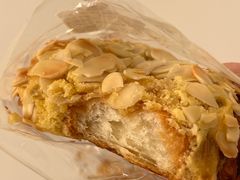 杏仁可颂-富贵面包公司(运河店)