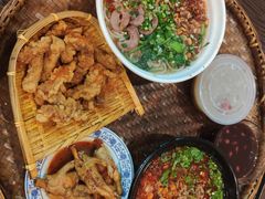 -爆炸头阿姨小四川正宗川味小吃(无任何分店)