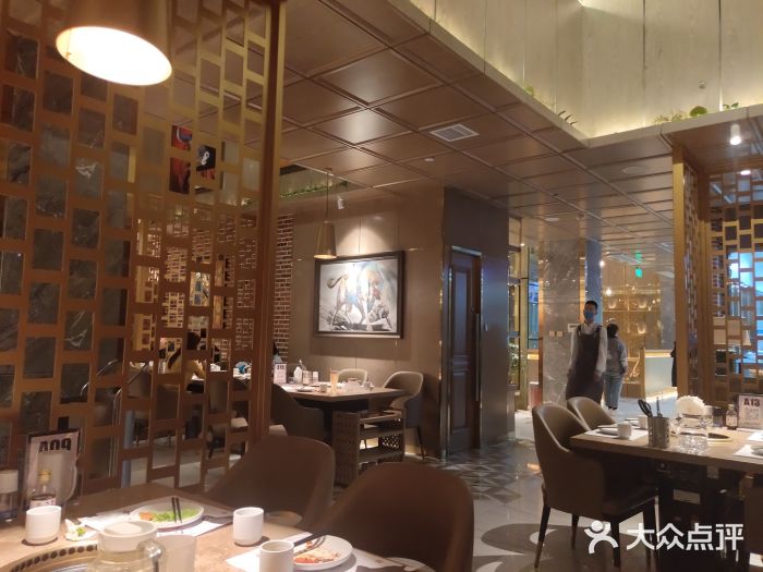 额尔敦牛厨师铜板烧大堂图片