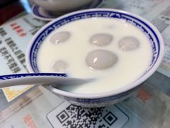 黑芝麻牛奶汤圆-恒信牛奶甜品(南京总店)
