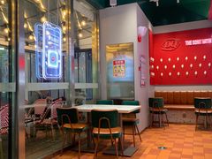 -DQ·蛋糕·冰淇淋(大宁国际商业广场店)