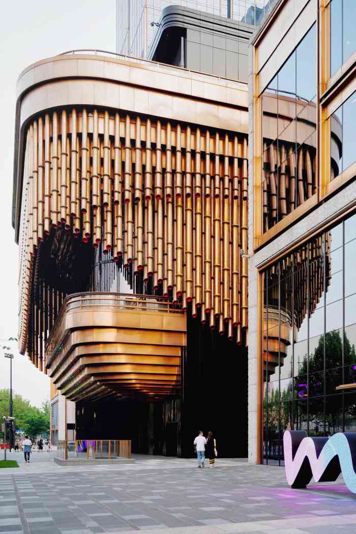 上海复星艺术中心-"99中山东二路600号 (十号线豫园站.