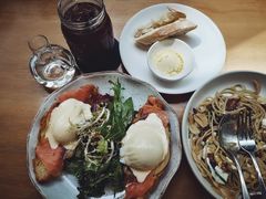 -ROAST coffee & eatery