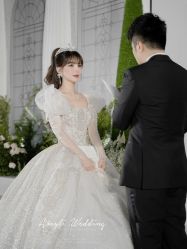 -艾米丽婚纱礼服