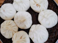 胡萝卜鸡蛋包-张小生鲜汁肉包(商业街店)