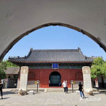 胡同中的智化寺，面积虽然不大但跟着学识渊博的志愿讲解