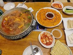 -喇喇排骨火锅·传统韩式脊骨汤(望京西园总店)