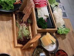 -湊湊火锅·茶憩(杭州湖滨银泰in77店)