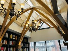 -钟书阁(松江泰晤士小镇店)