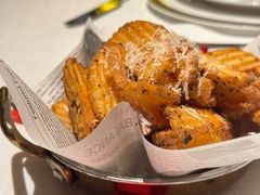-Mogul Eatery·大亨餐酒馆