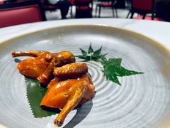 脆皮乳鸽-富淳饭店(陆家嘴保利广场店)