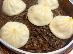 蟹黄汤包-老新隆牛肉锅贴(新街口店)