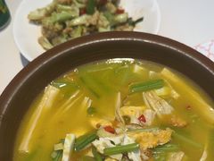 -阿瓦山寨·湘菜现炒·剁椒鱼头王(咸阳总店)