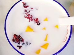 木瓜椰汁炖桃胶-五条人糖水铺(万达店)