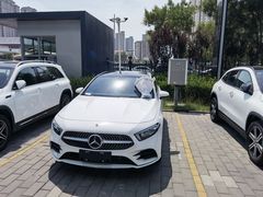 -天津波士信达奔驰4S店(卫津南路店)