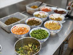 -裕新楼粉面馆·石磨手工粉(四方坪店)