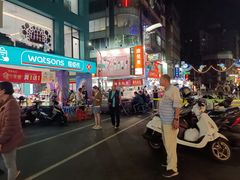 -六合夜市