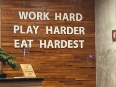 -Chom Cafe and Restaurant