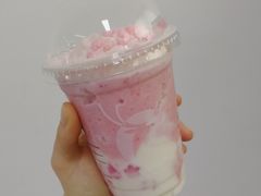 樱花莓莓胶原酸奶冻-瑞幸咖啡(云密城J栋店)