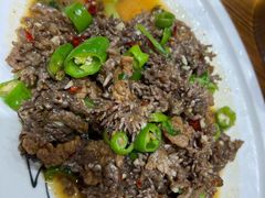 猫爪菇炒牛肉-下梅人家土菜馆(历史文化餐厅度假区店)