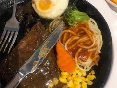-汤姆家的牛排意面披萨(新城市广场店)