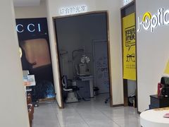 -J-Optical佳视明眼镜·蔡司视觉(青岛金茂览秀城店)