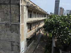 -吐斯廉屠杀博物馆