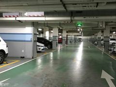 -绿洲中环中心-停车场