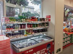 -赵一鸣零食(广州荔湾路店)