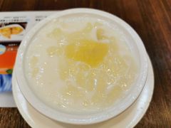 燕窩雪蛤燉蛋白-许留山(梳士巴利道店)