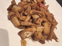 -铜锣湾·有麝自然香(渝北财富中心店)