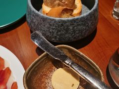 餐前面包配自制黄油-Laures·月桂西班牙碳烤餐厅(十尚坊店)