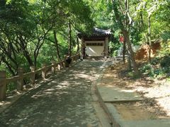 -灵岩山风景区
