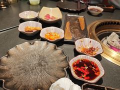 -铭牛烧肉·和牛海鲜自助(高新月牙湖店)