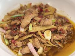 -阿瓦山寨·湘菜现炒·剁椒鱼头王(咸阳总店)