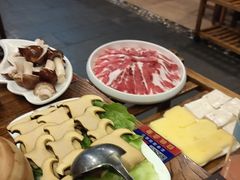 -亮欢寨酸汤鱼(沙冲路店)