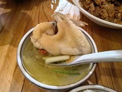 山泉竹林土鸡汤-金鱼妈妈 山野·食趣(荫山街店)